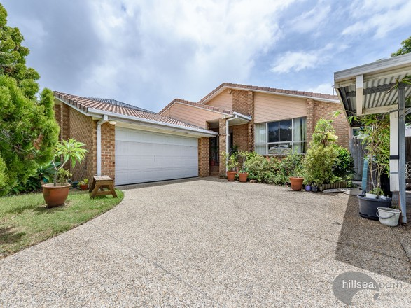 11 Adaminaby Drive, Helensvale QLD 4212
