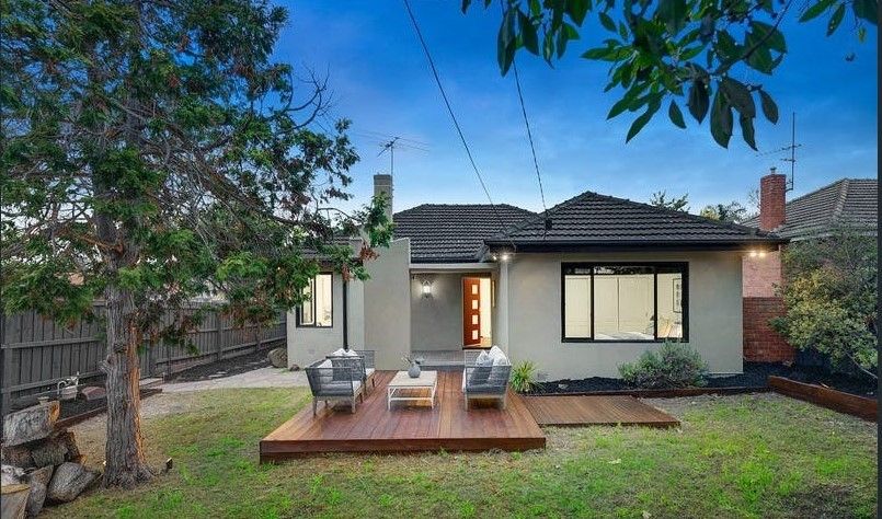 4 bedrooms House in 72 Tucker Road BENTLEIGH EAST VIC, 3165