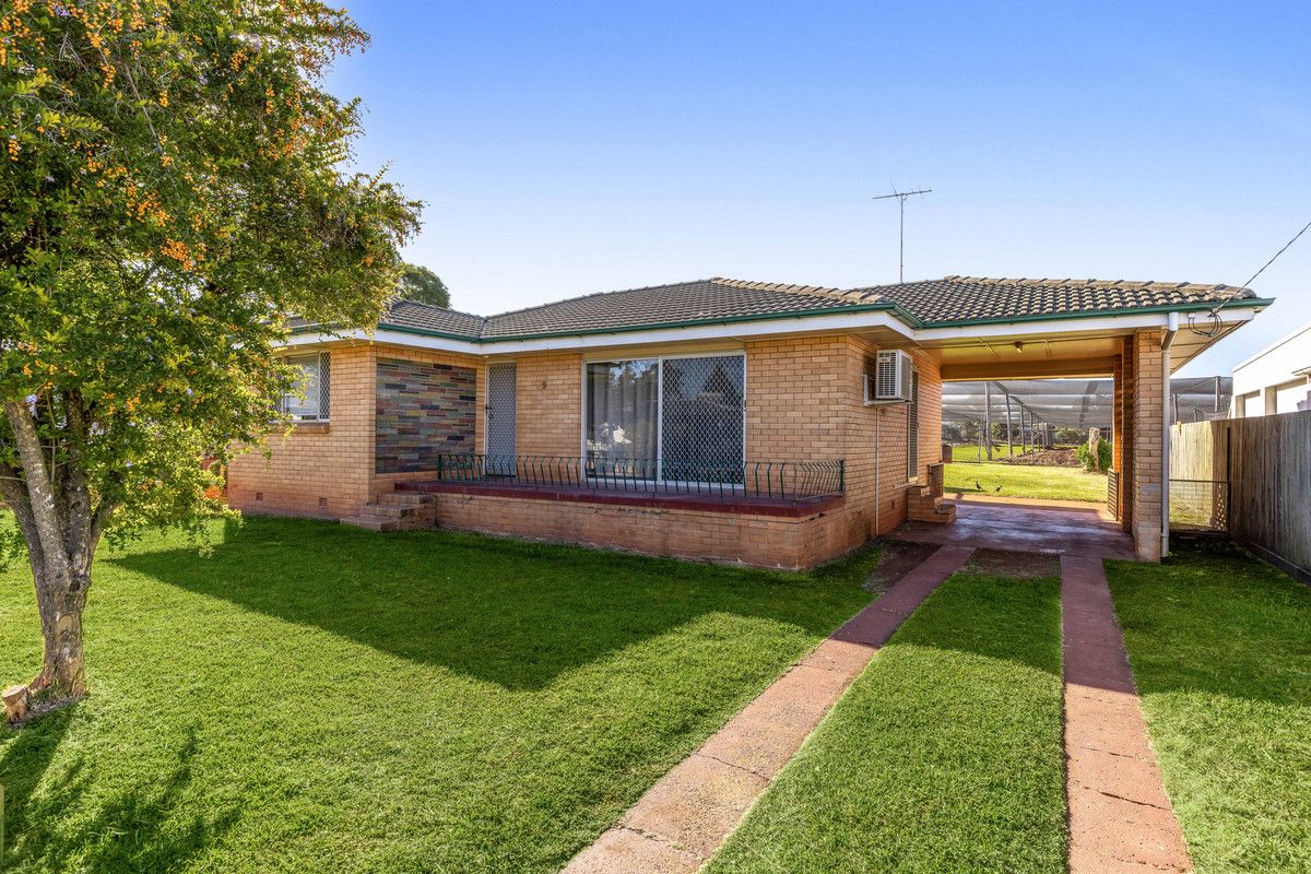 3 bedrooms House in 9 Welcombe Avenue ROCKVILLE QLD, 4350