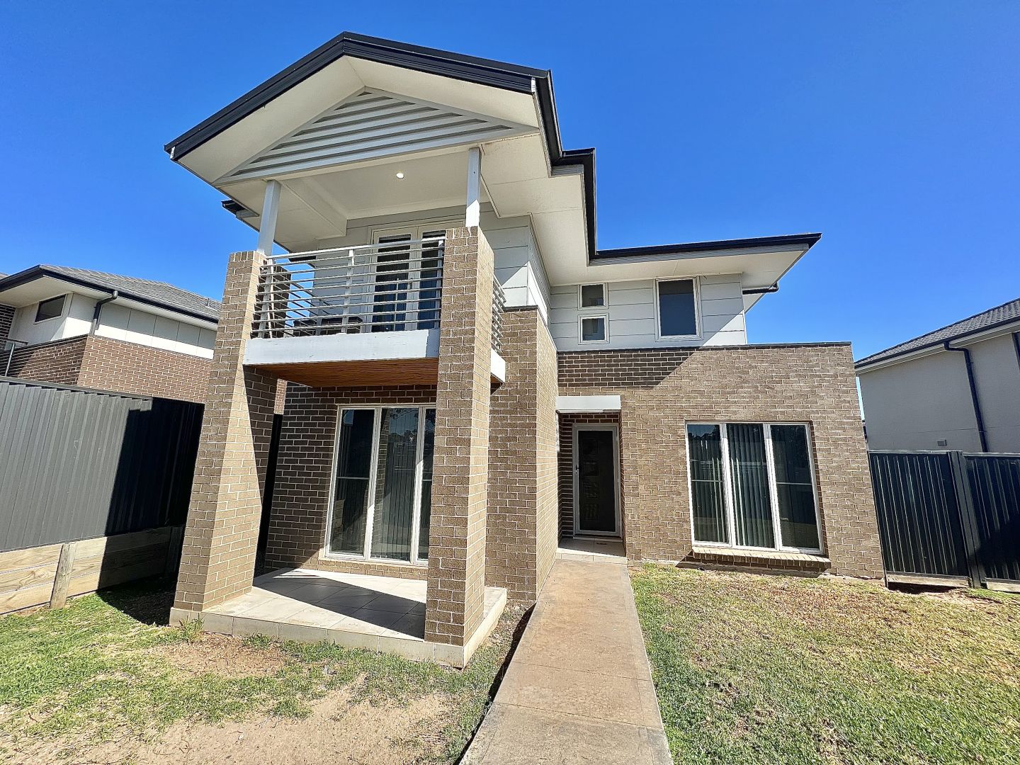 1 Doubletail Lane, Denham Court Property History & Address Research