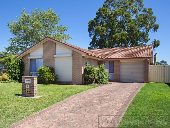 43 Coburn Circuit, Metford NSW 2323