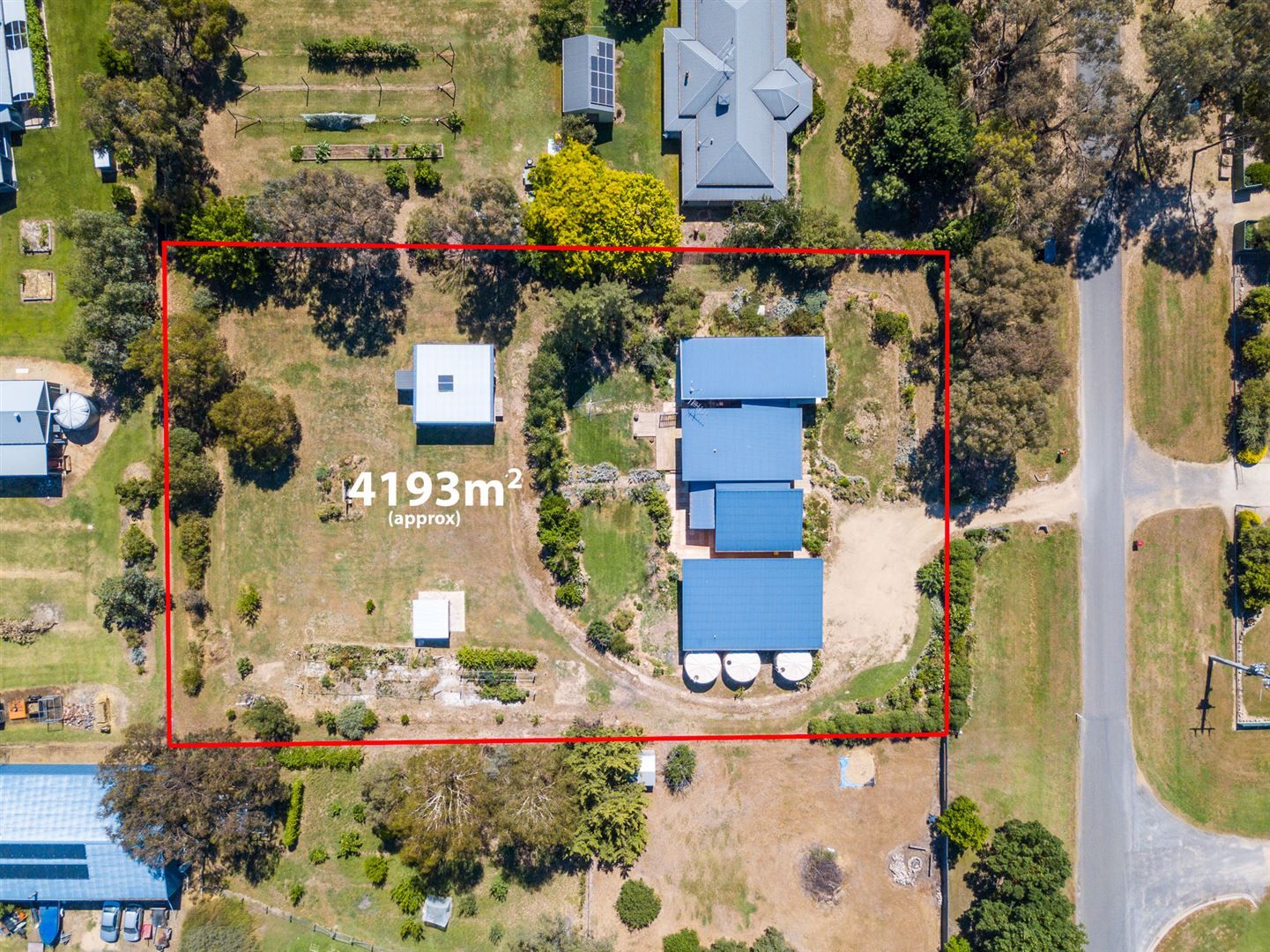 17 MaCartney Street, Oxley VIC 3678, Image 1