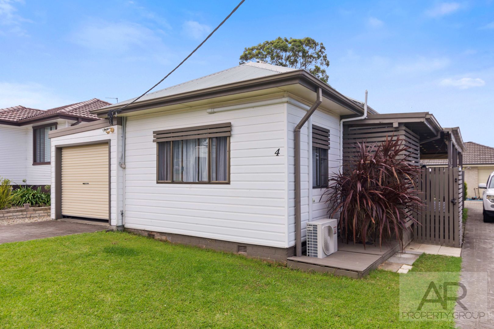 4 Barton Street, Oak Flats NSW 2529, Image 1