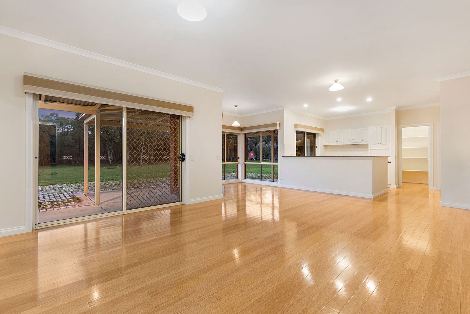 12 Leslie Place, Junortoun VIC 3551, Image 2