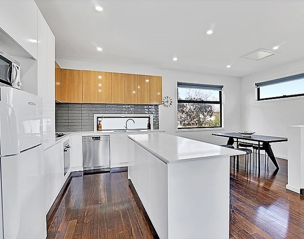 4/29 Collier Court, Strathmore Heights VIC 3041