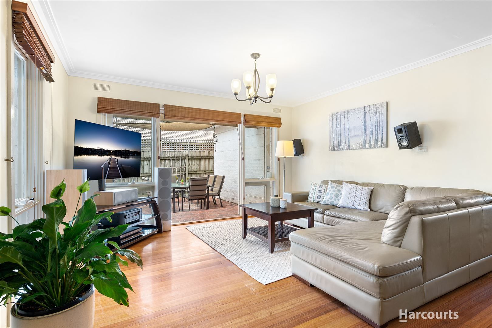 34 Camelot Drive, Glen Waverley VIC 3150, Image 2