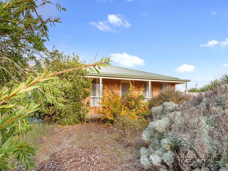 17 Lakeviews Circuit, Yarrawonga VIC 3730, Image 2