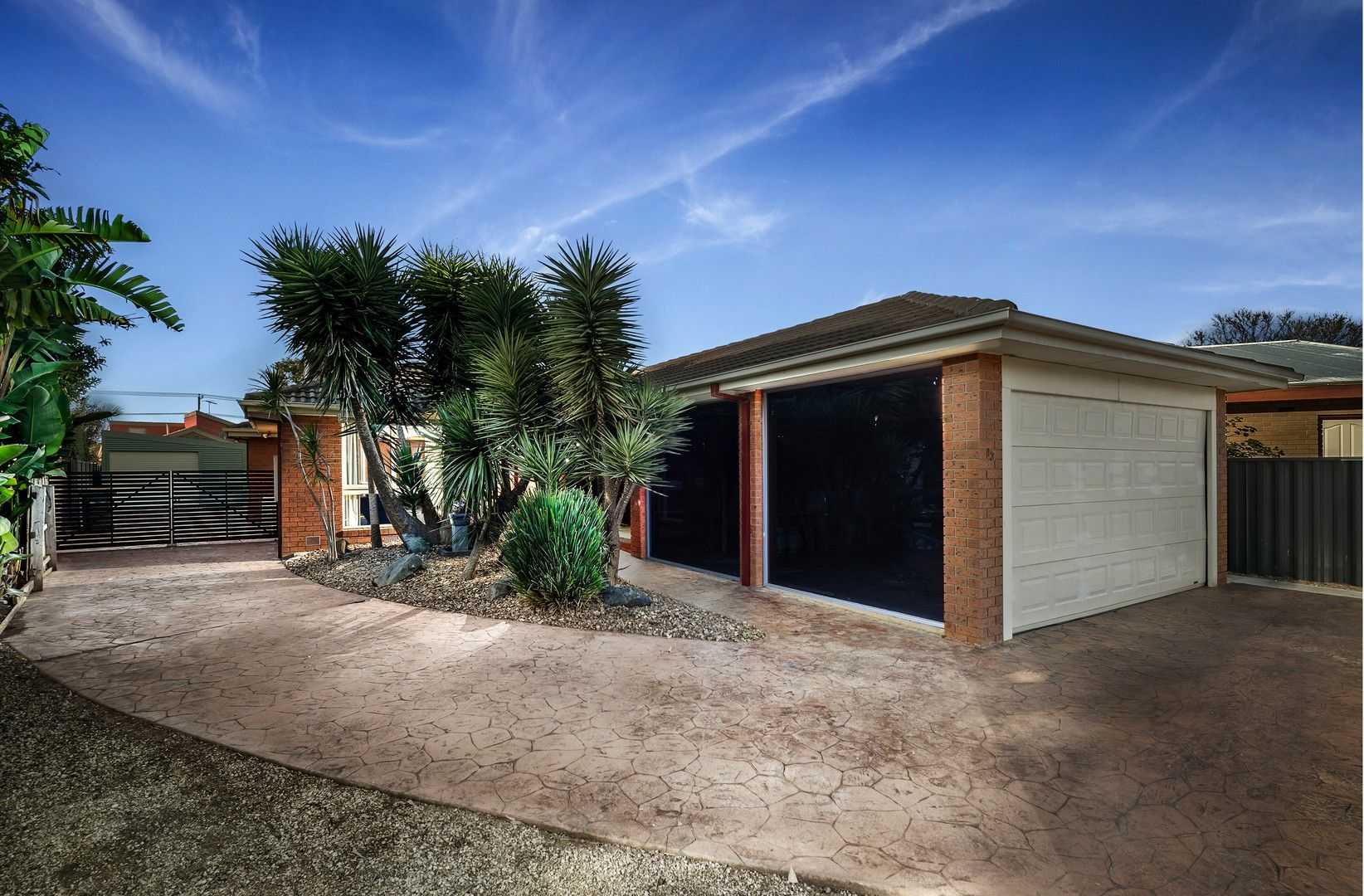 3 bedrooms House in 13 Allandale Court WERRIBEE VIC, 3030