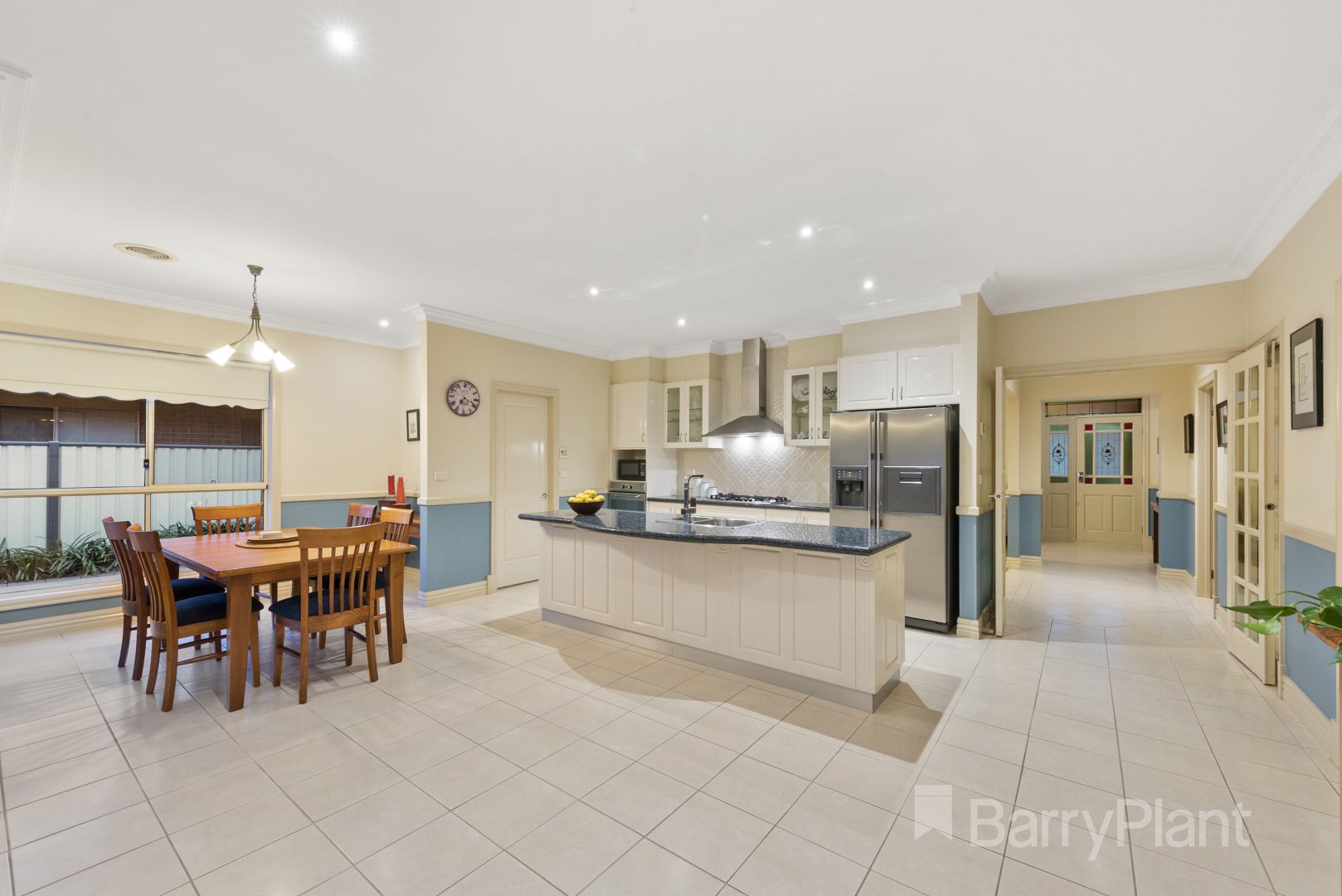 12 Simon Court, Werribee VIC 3030, Image 2