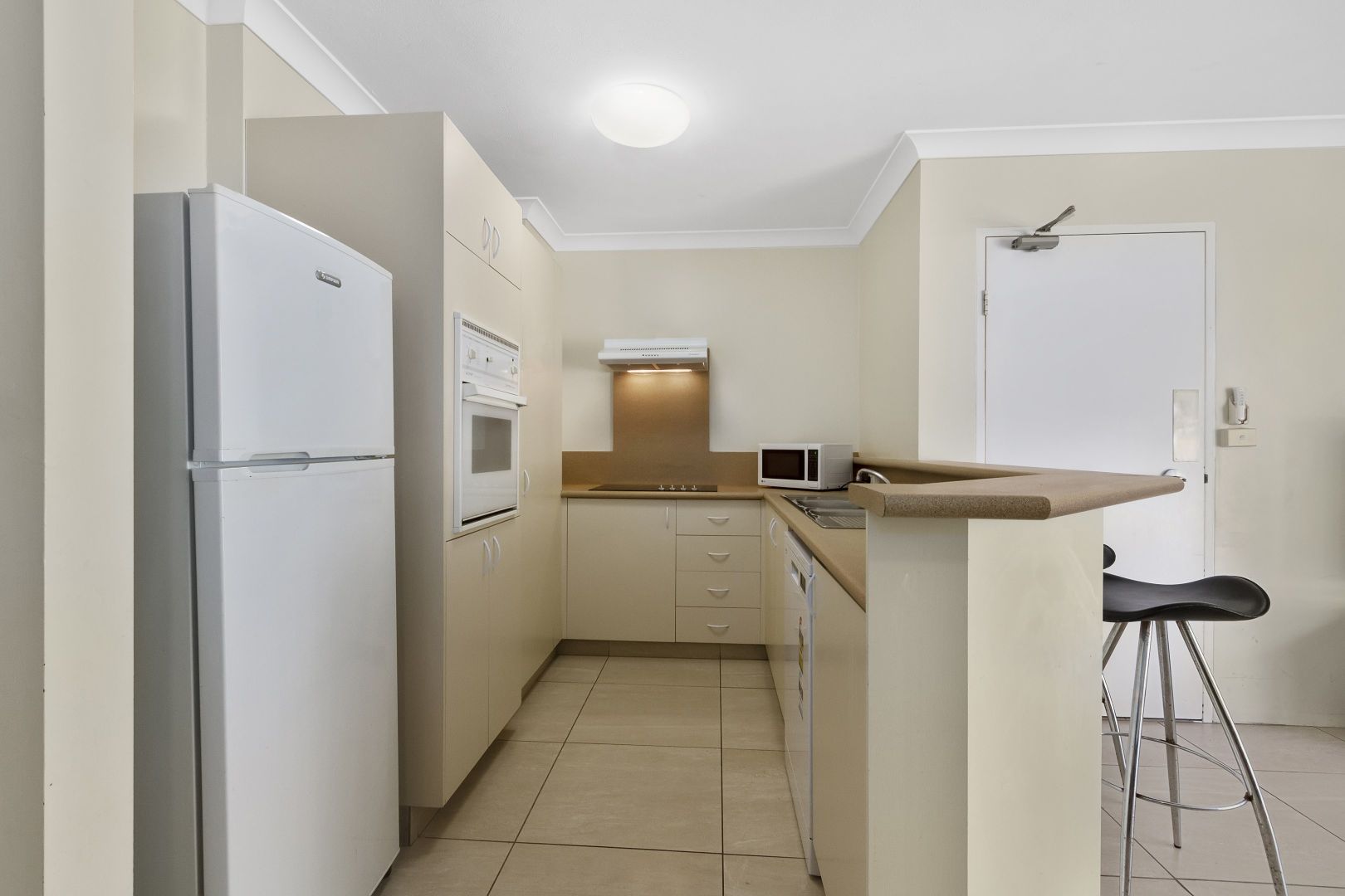 32/15 Santa Monica Road, Miami QLD 4220, Image 2