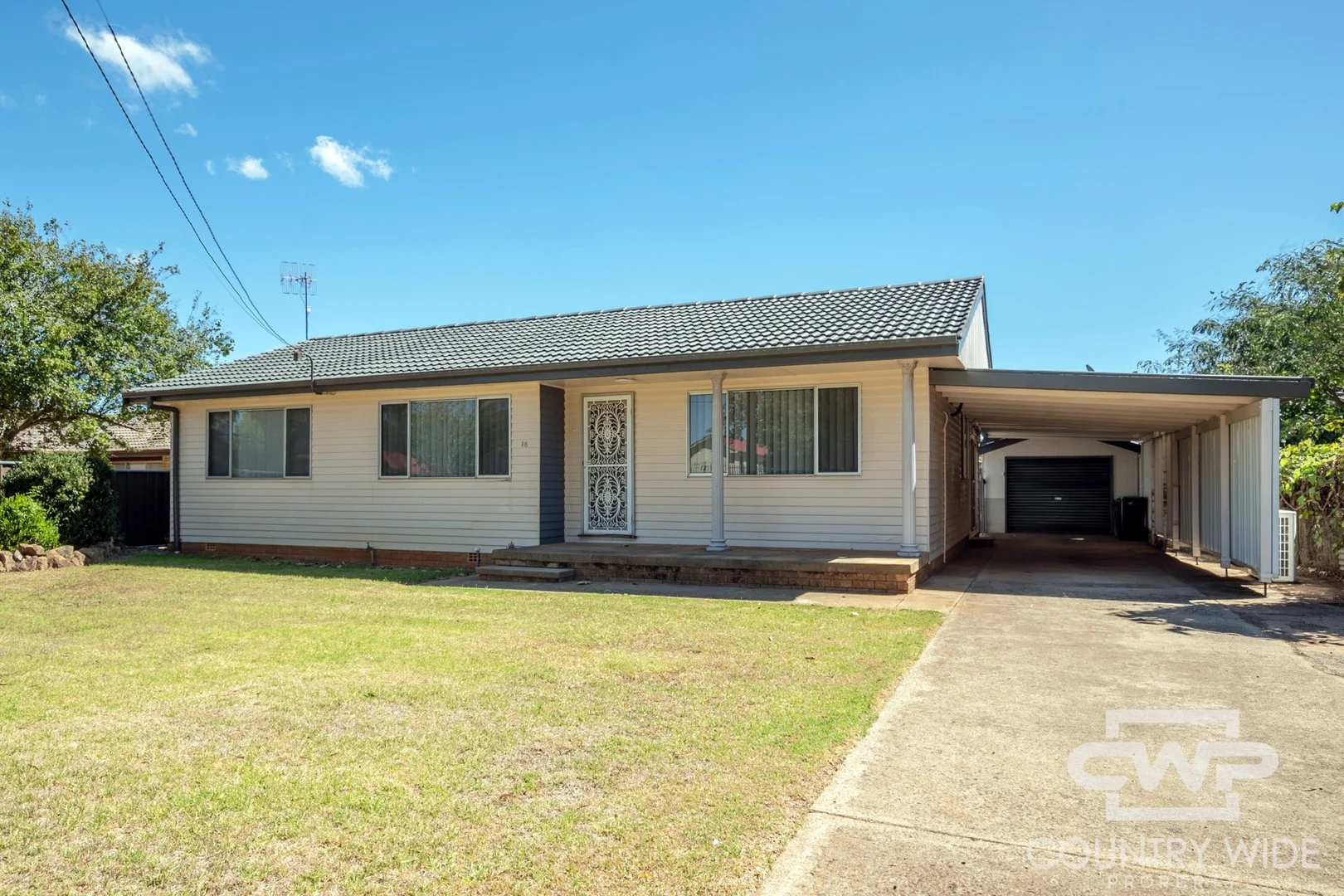 16 Marne Street, Guyra NSW 2365