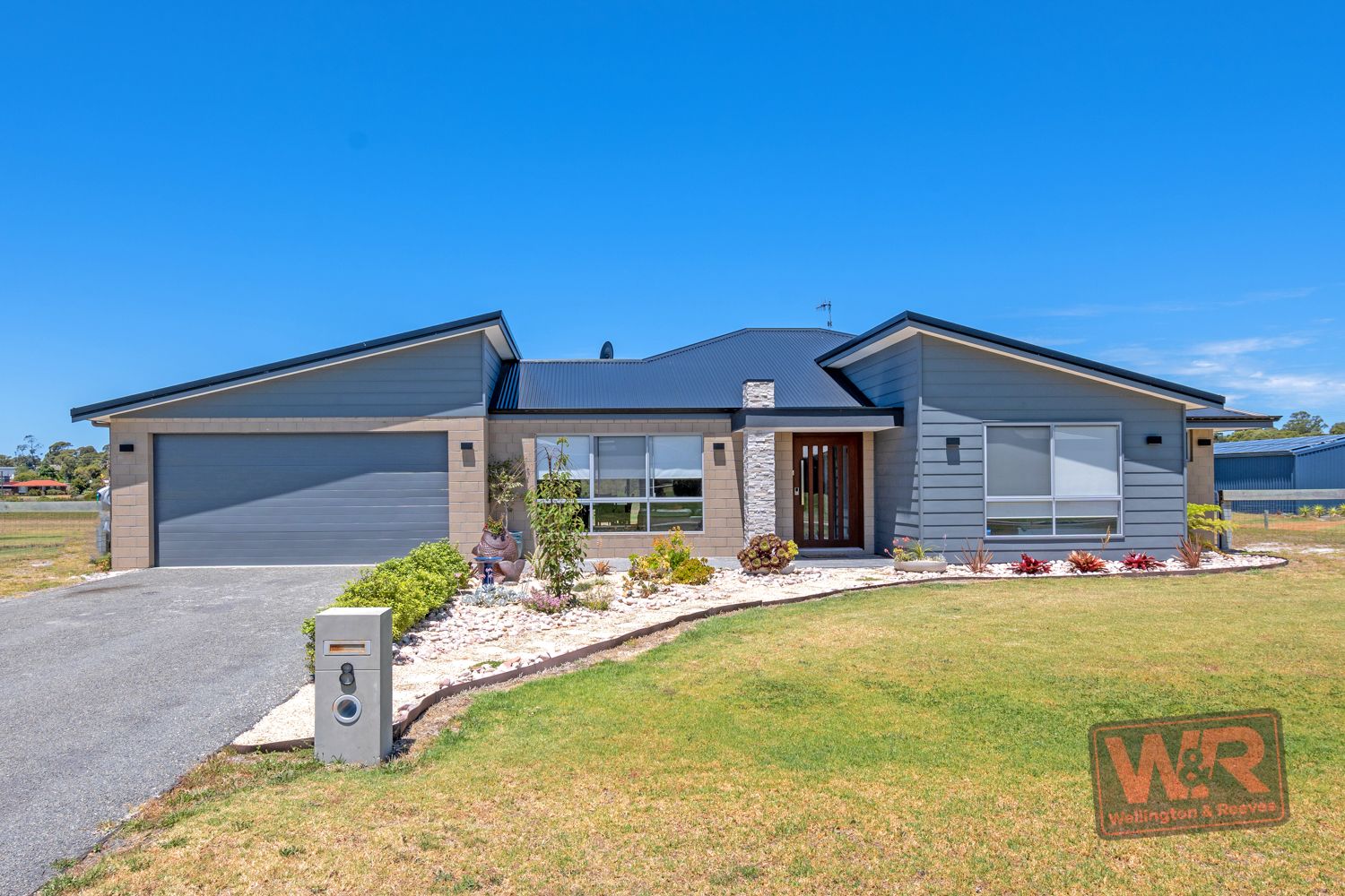 8 Hereford Way, Milpara WA 6330, Image 2