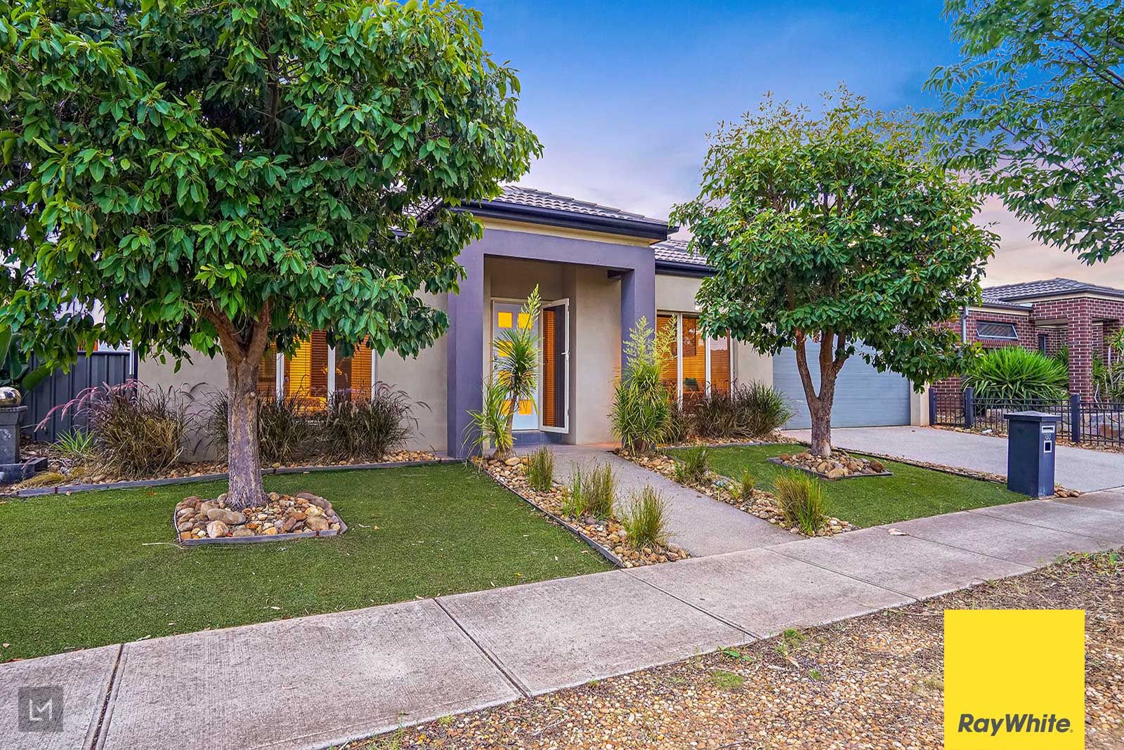 4 bedrooms House in 33 Millendon Blvd TARNEIT VIC, 3029