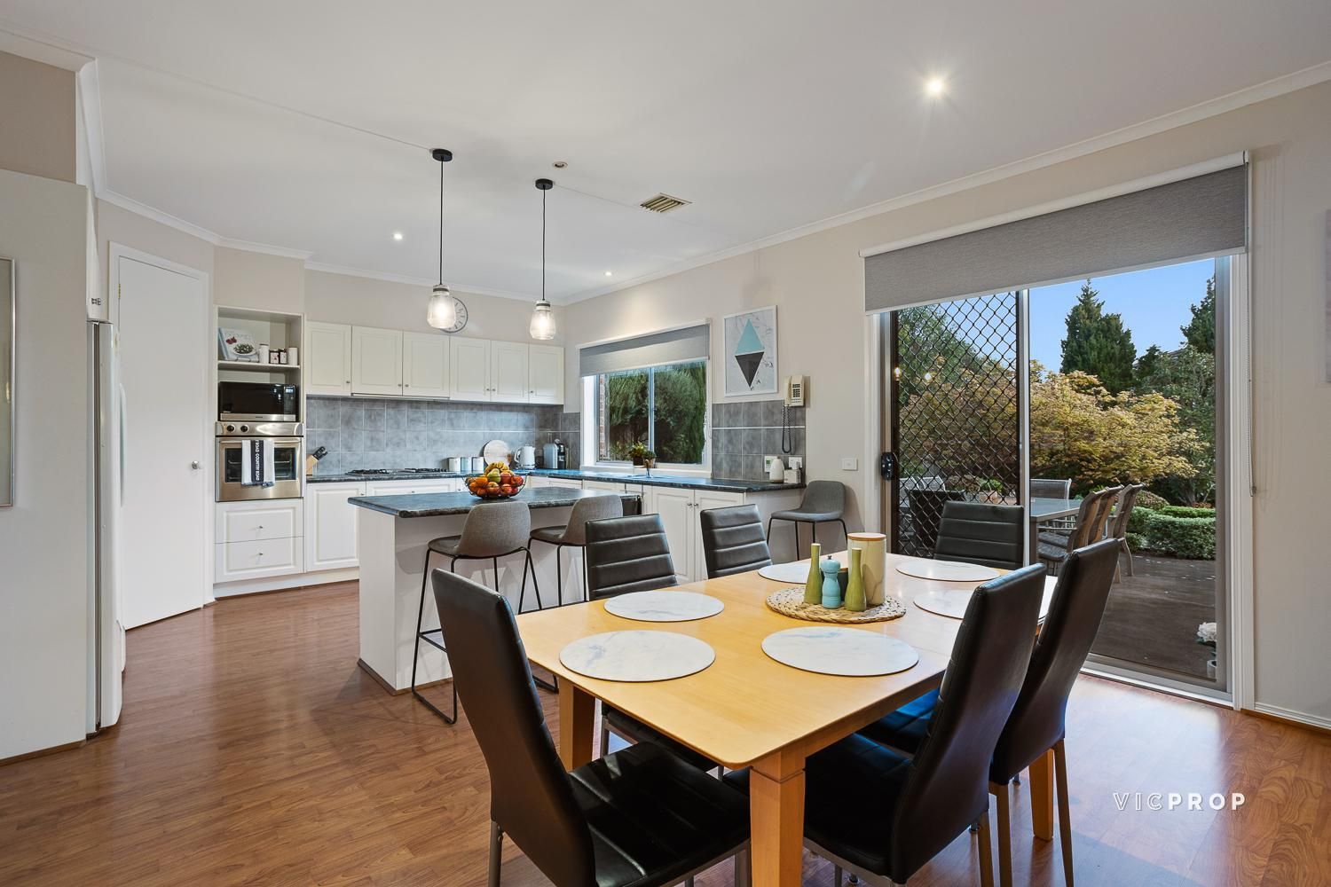 16 Oxford Rise, Bayswater VIC 3153, Image 2