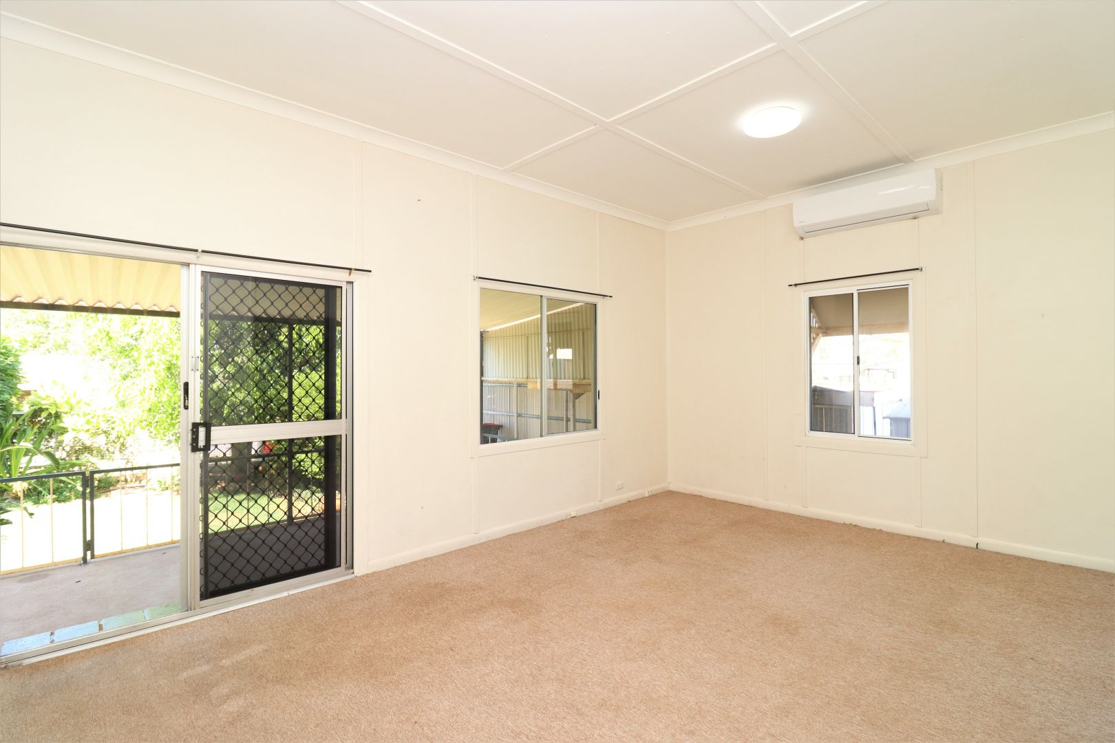 1&2/10 Margaret Street, Mount Isa QLD 4825, Image 2