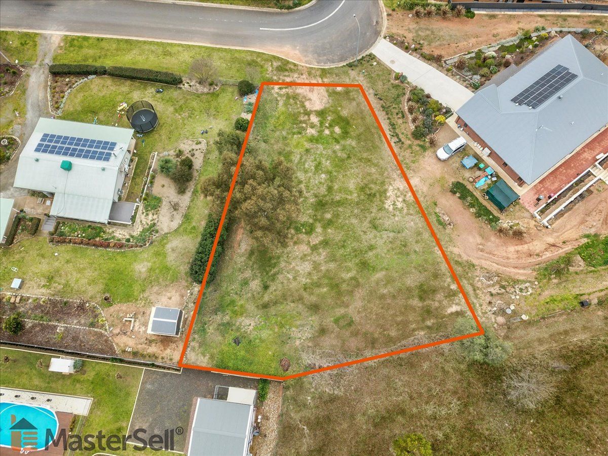 3 Lawson Street, Gundagai NSW 2722, Image 2