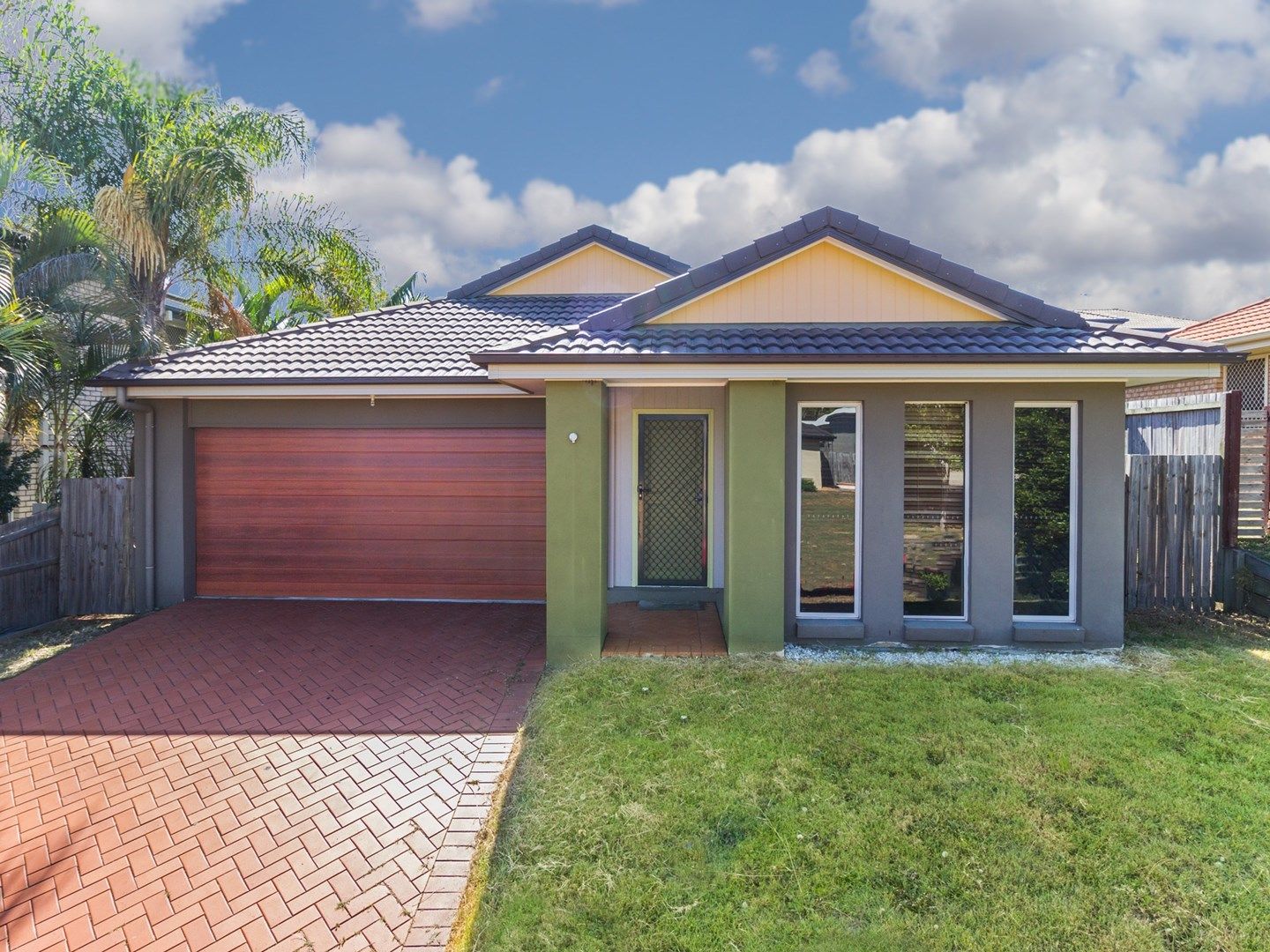 33 Hawthorne Street, Forest Lake QLD 4078, Image 2