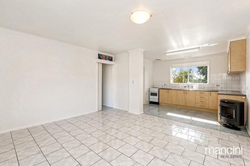 17/2 Stenhouse Avenue, BROOKLYN VIC 3012, Image 2