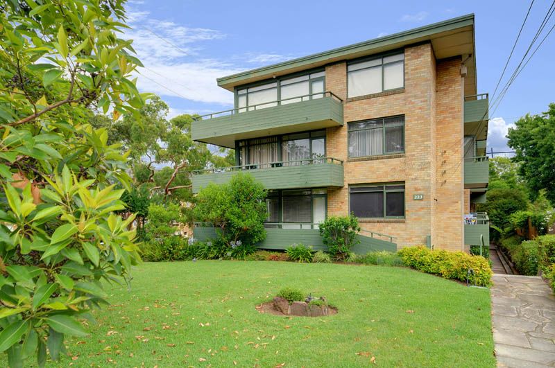 2 bedrooms Apartment / Unit / Flat in 11/223 Peats Ferry Road HORNSBY NSW, 2077