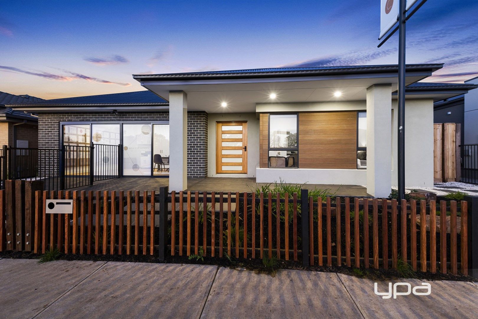 11 Grovedon Circuit, Donnybrook VIC 3064, Image 0