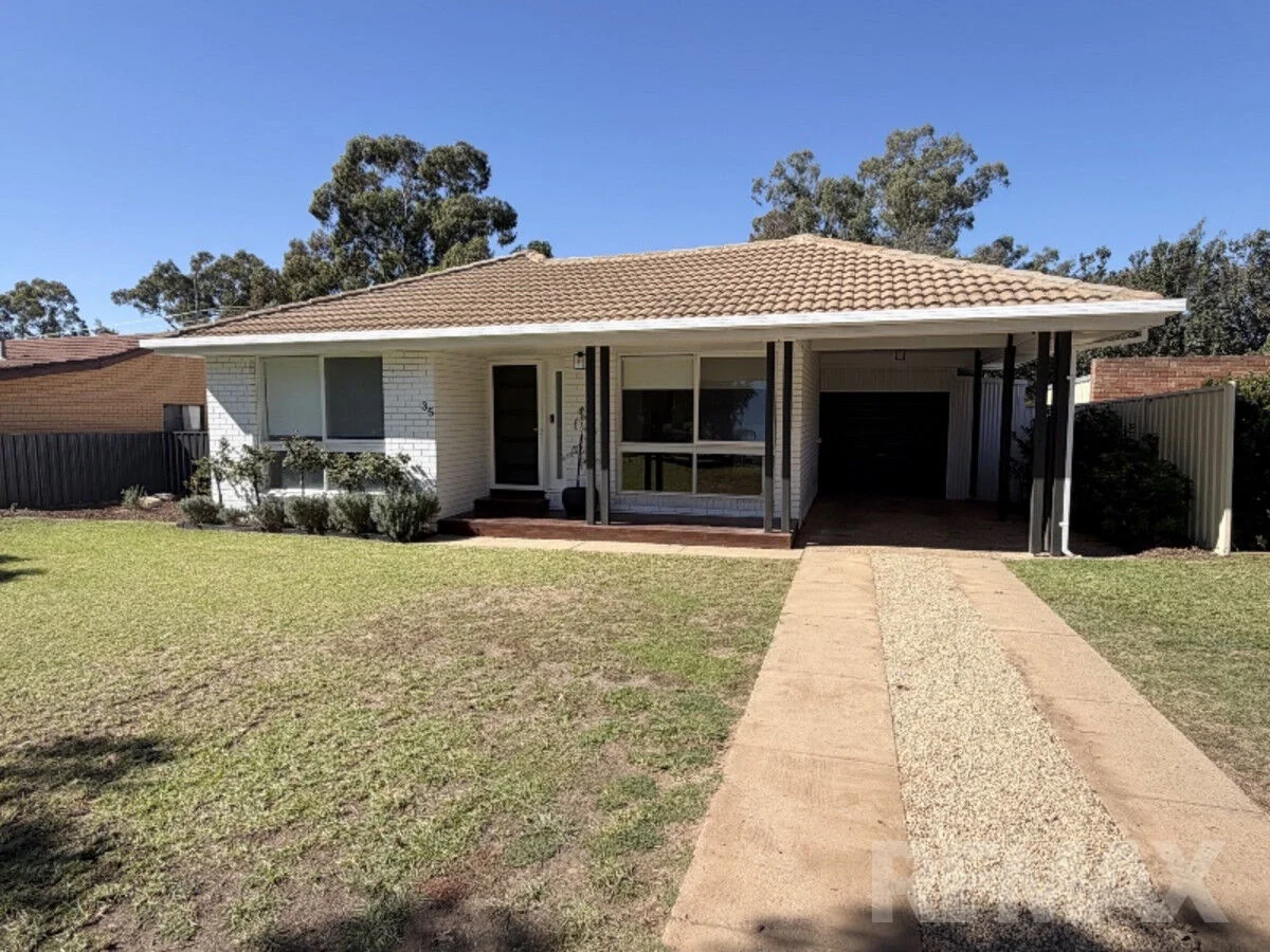 35 Goborra Street, Glenfield Park NSW 2650
