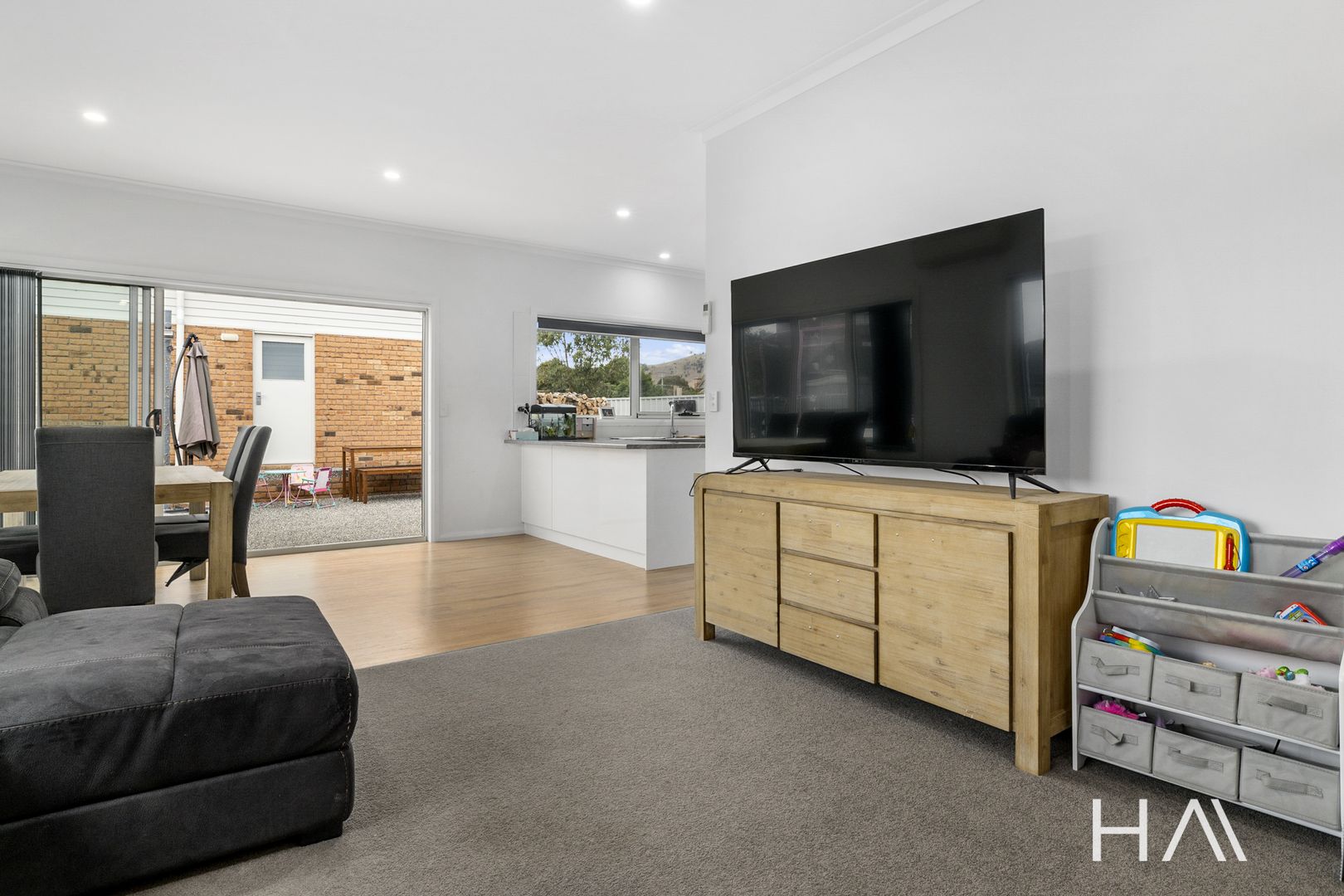 3/28 Louisa Street, Kempton TAS 7030, Image 2