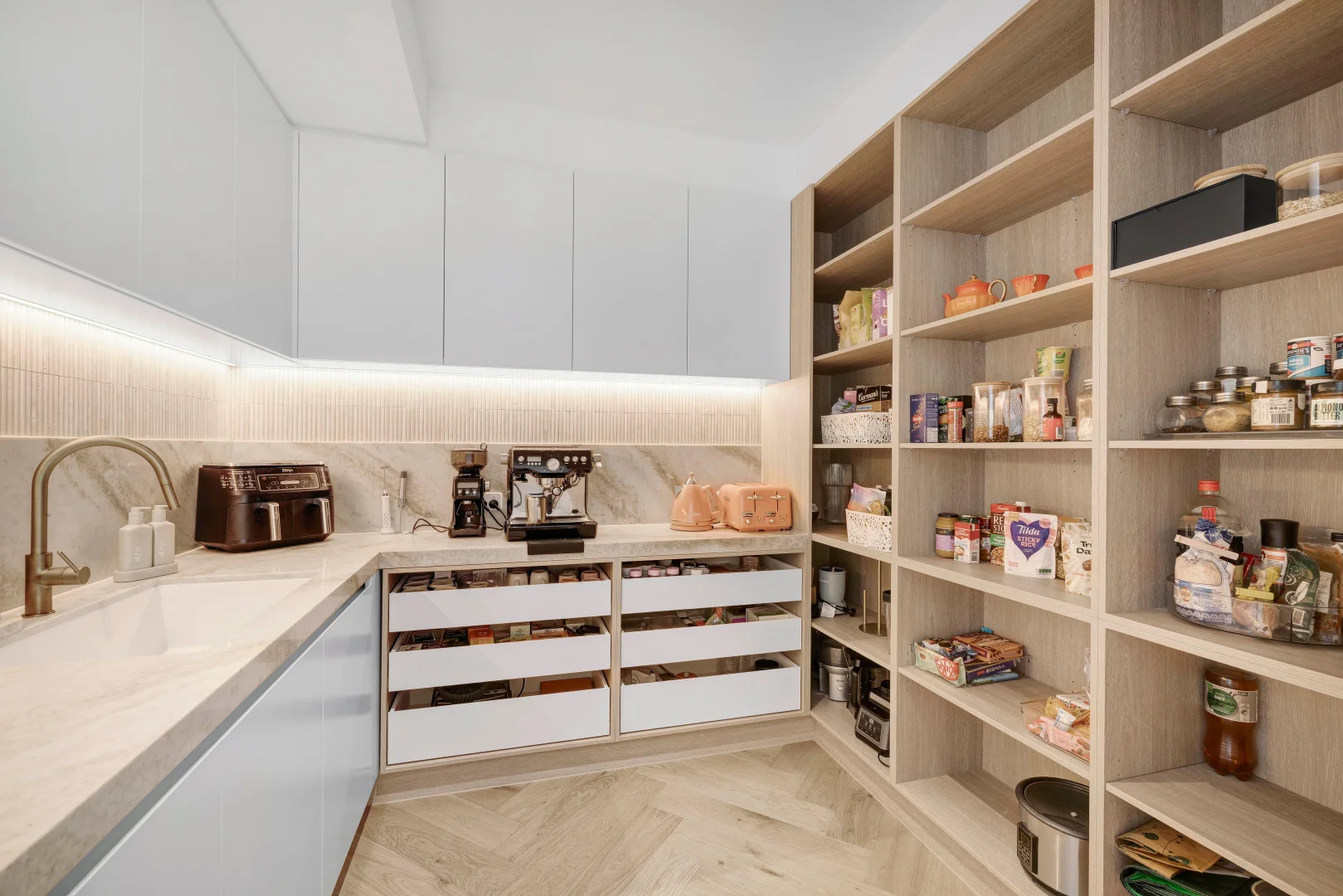 Additional image 6 of 1/33 Merrimac Boulevard, Broadbeach Waters QLD 4218