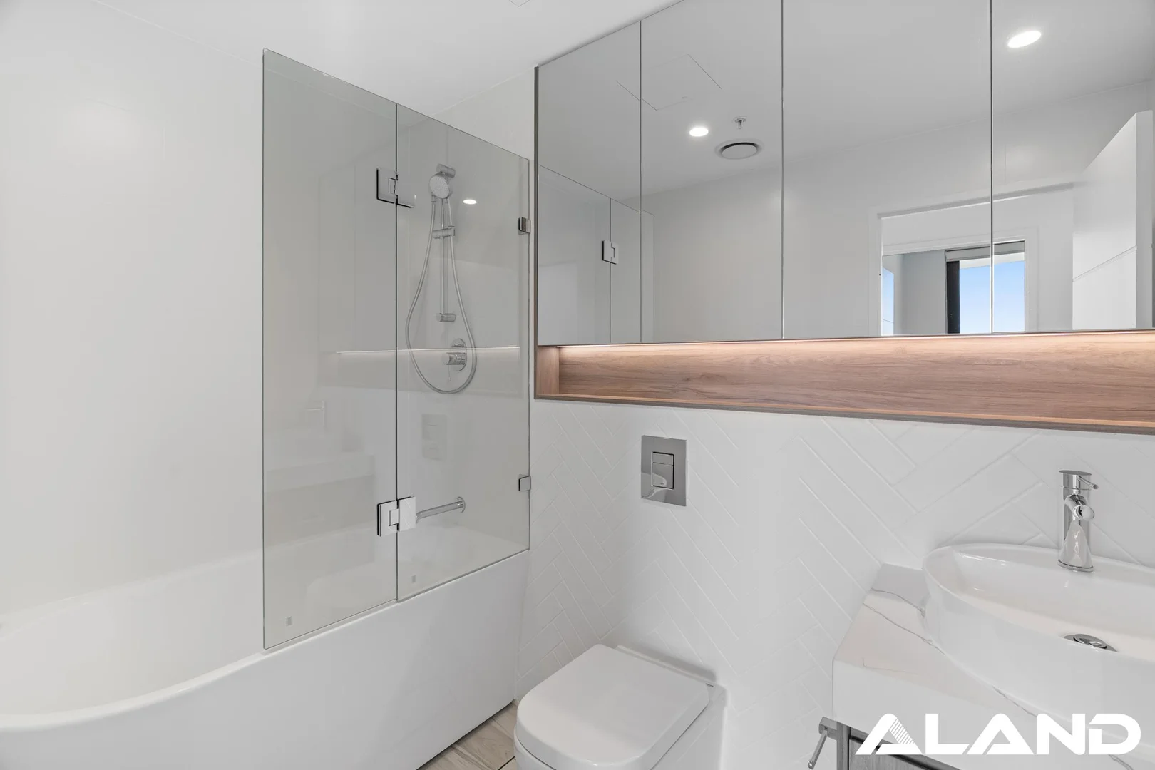 Additional image 4 of W-1501/108 Donnison Street, Gosford NSW 2250