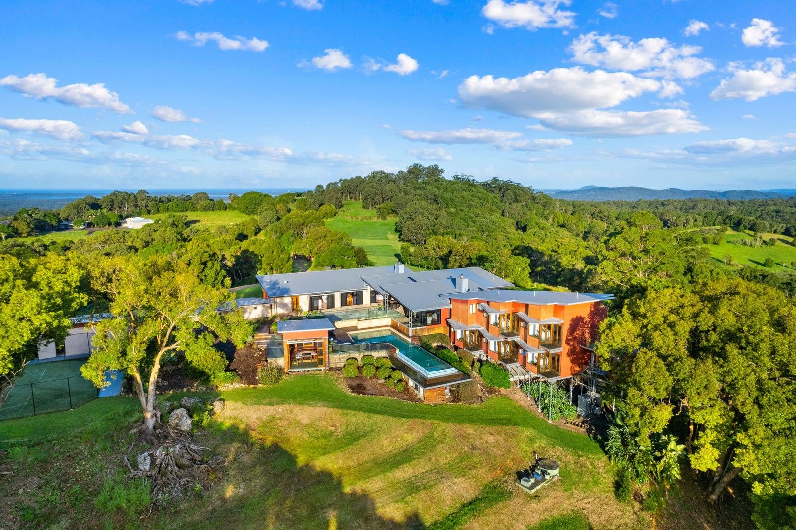 7 bedrooms House in  TINBEERWAH QLD, 4563