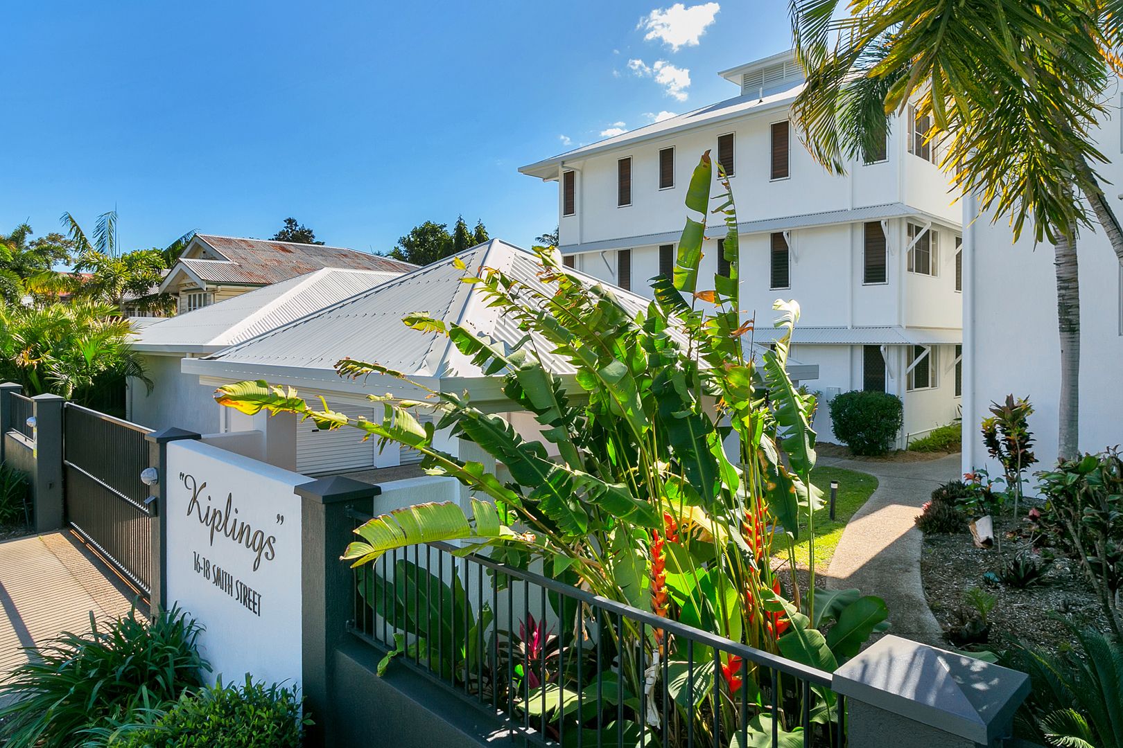 2/1618 Smith Street, Cairns North Property History & Address