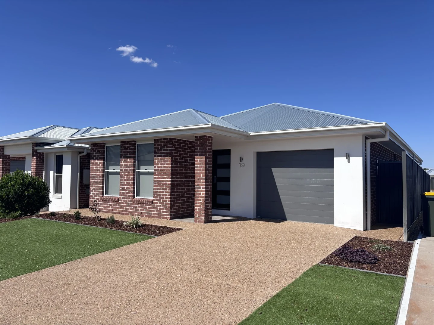 Primary image of 19 Manchurian Circuit, Dubbo NSW 2830