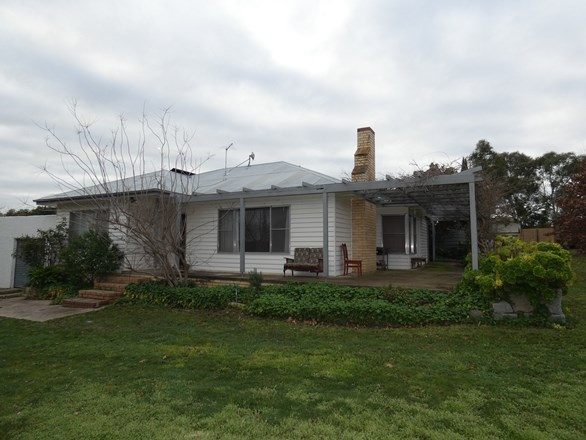 48 Craigie Street, Harcourt VIC 3453