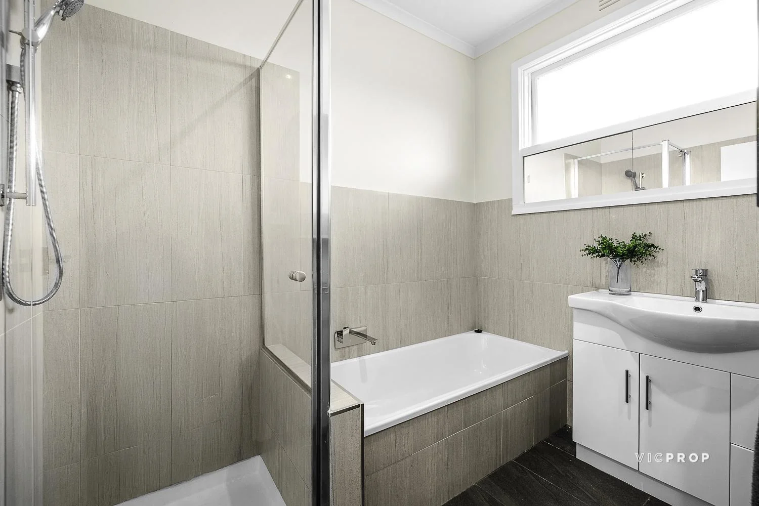 Additional image 9 of 2/8 Athelstan Road, Camberwell VIC 3124