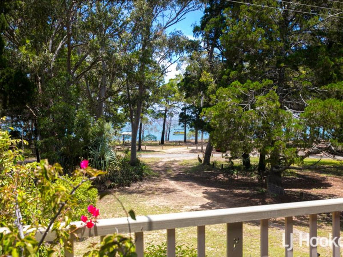 42 Victoria Parade South, Coochiemudlo Island QLD 4184, Image 1