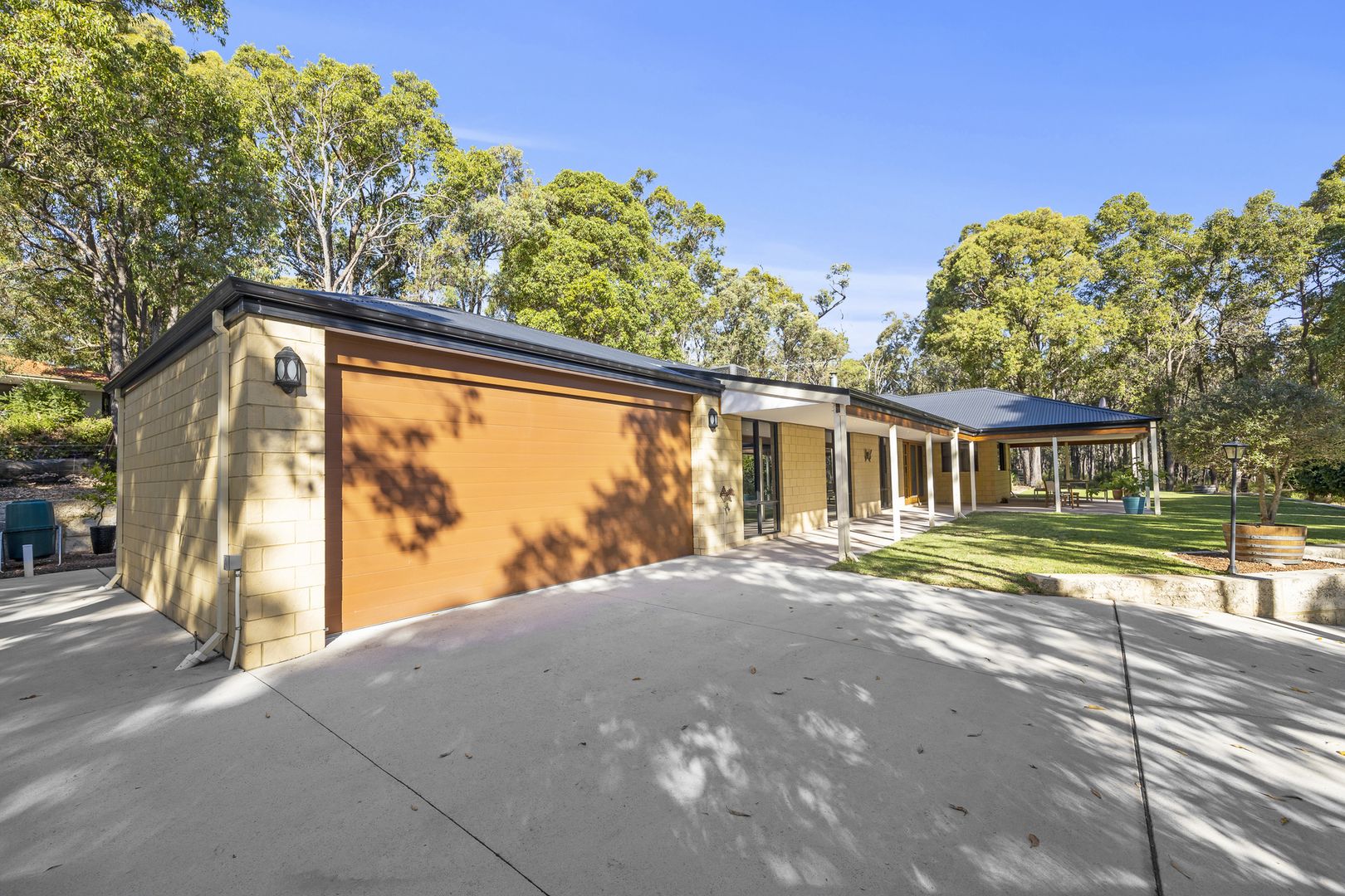 1 Howe Court, Mundaring WA 6073, Image 2