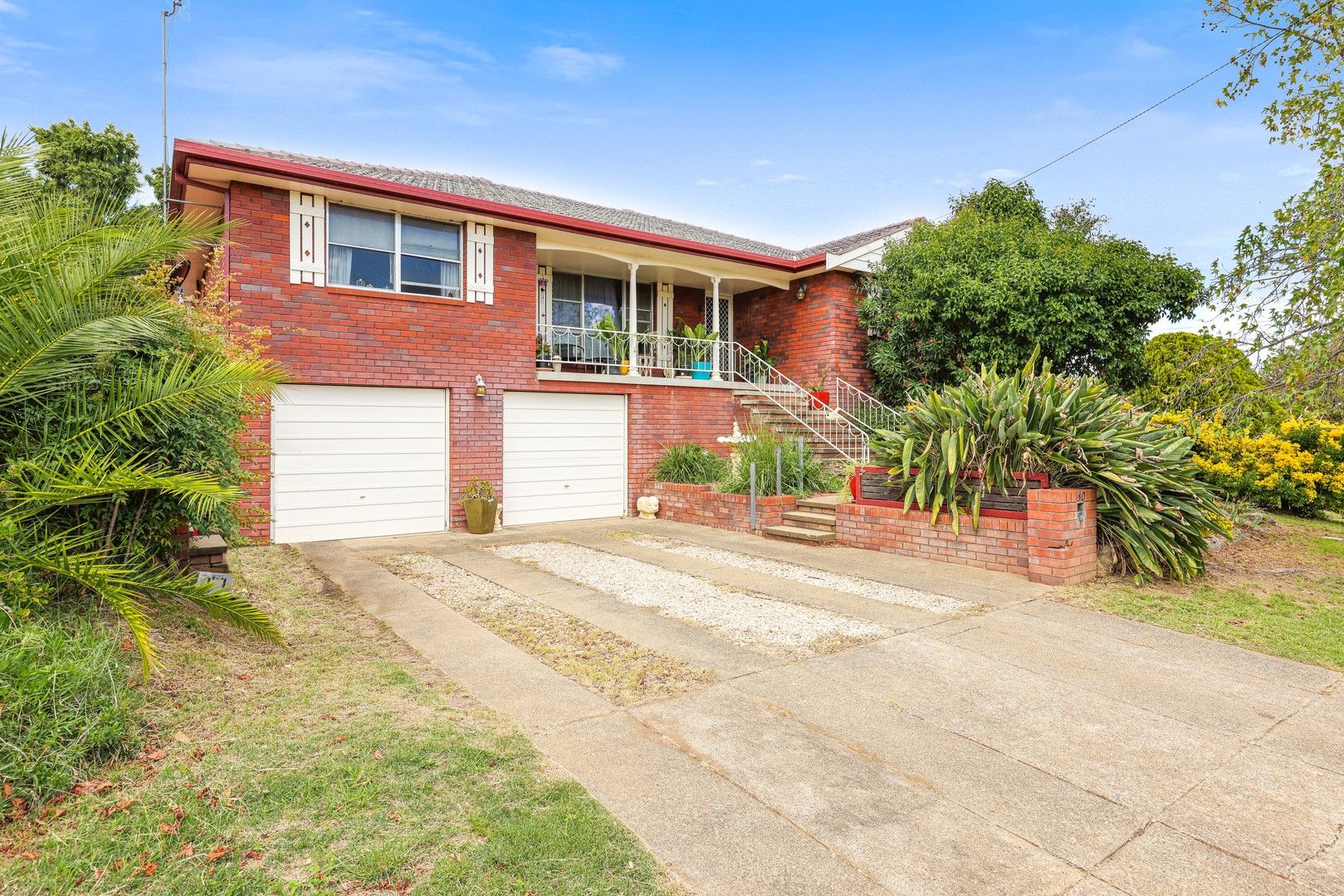 5 bedrooms House in 30 Minnamurra Crescent TAMWORTH NSW, 2340