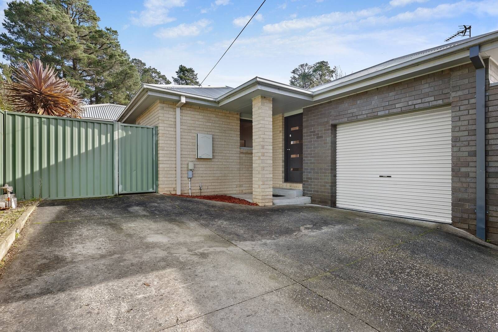 2/712 Geelong Road, Canadian VIC 3350, Image 0