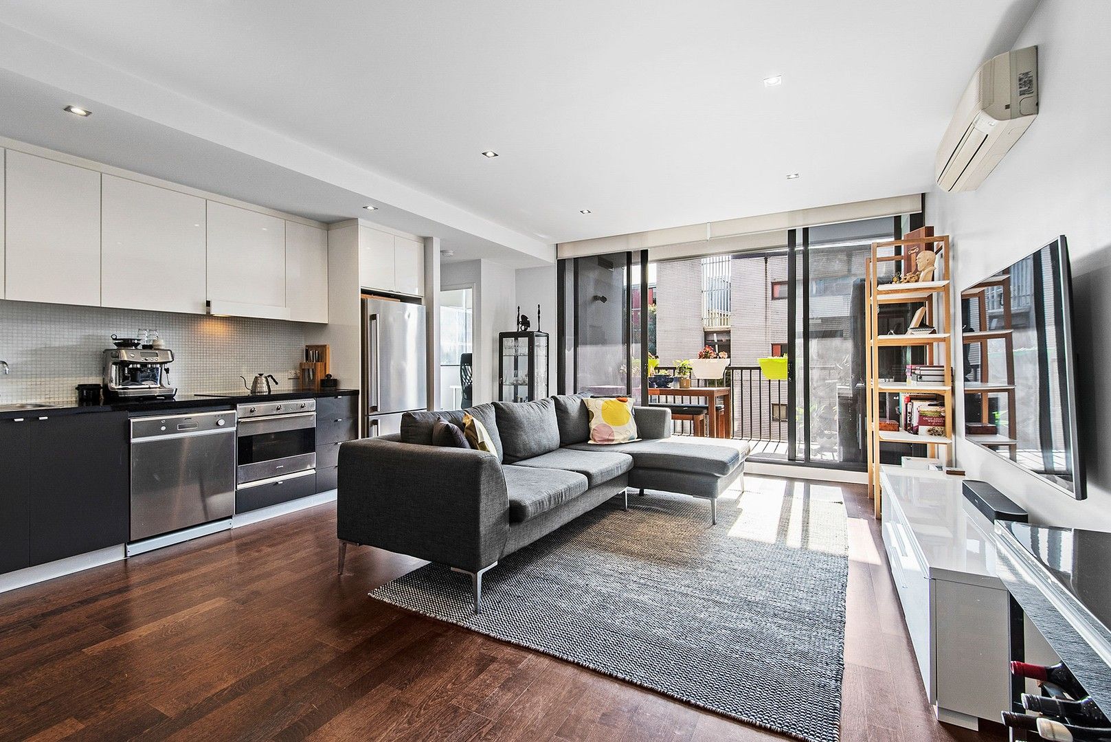 2 bedrooms Apartment / Unit / Flat in 85/73 River Street RICHMOND VIC, 3121