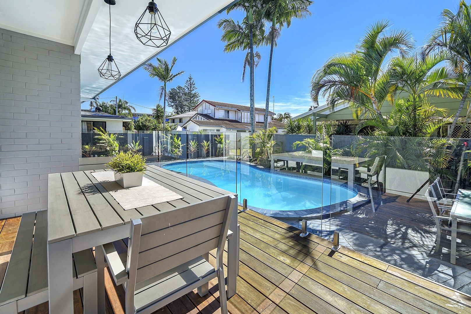 39 Kalimna Drive, Broadbeach Waters QLD 4218, Image 0