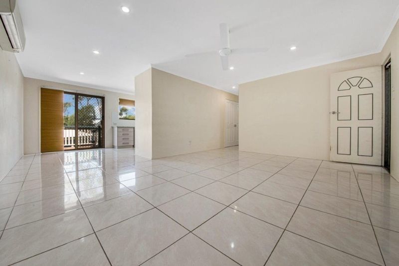 65 Gretel Drive, Clinton QLD 4680, Image 2