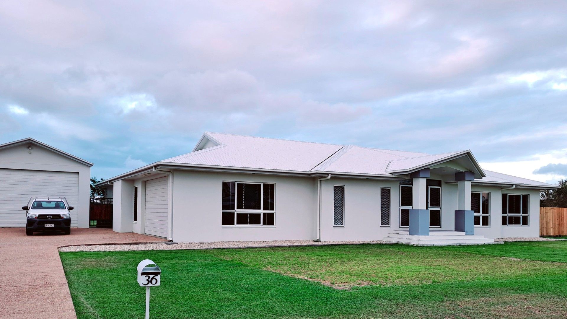 4 bedrooms House in 36 Gundabluey Crescent MOUNT LOW QLD, 4818