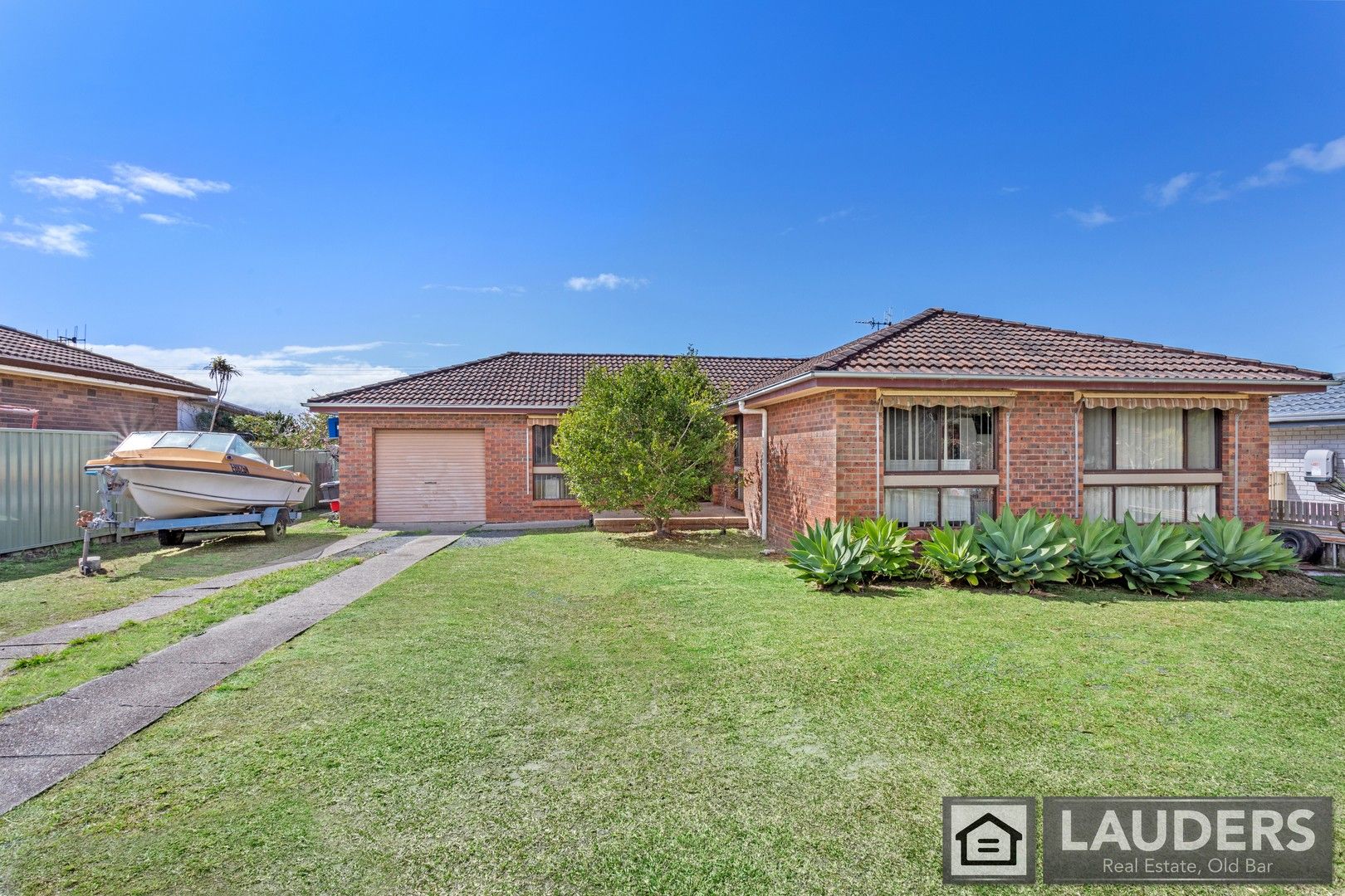 3 bedrooms House in 10 Rushby Drive OLD BAR NSW, 2430