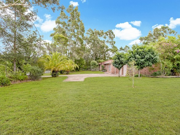 22 Tartarian Crescent, Bomaderry NSW 2541