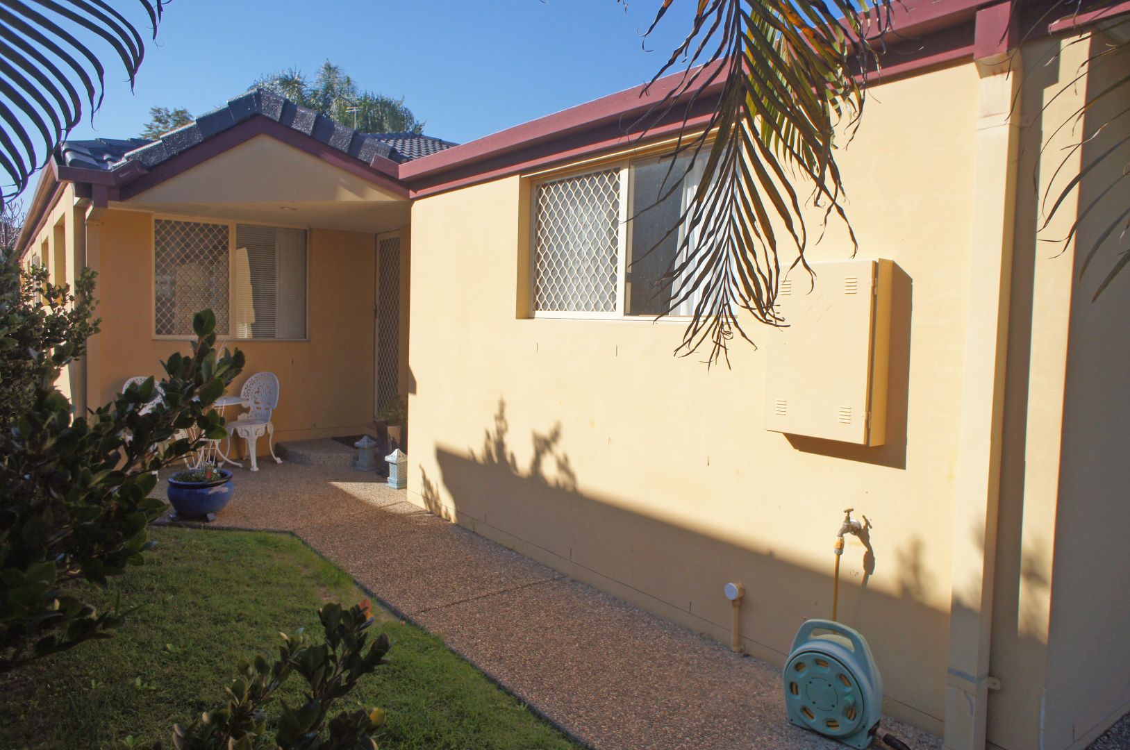 2/11 Rouen Avenue, Paradise Point QLD 4216, Image 2