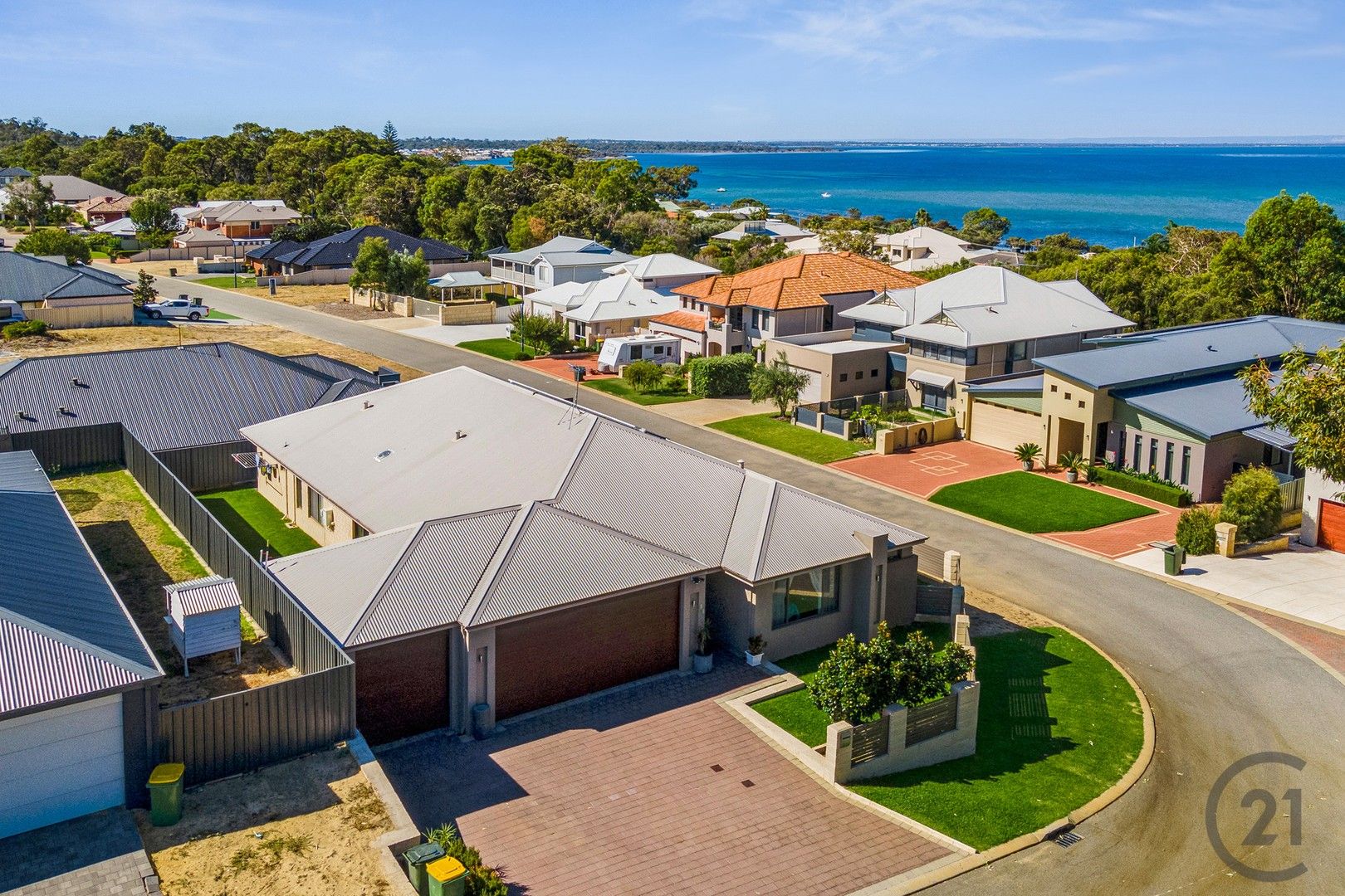 4 bedrooms House in 18 Balingup Loop DAWESVILLE WA, 6211