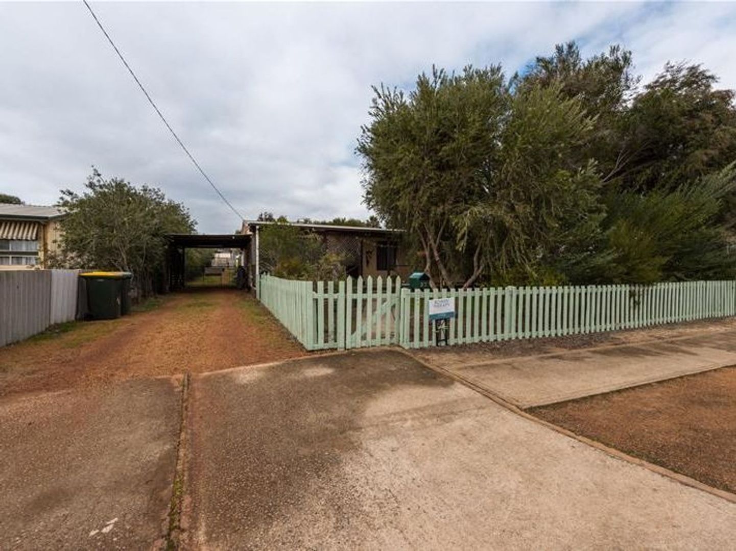 37 Johnstone Street, Boddingto Property History & Address Research