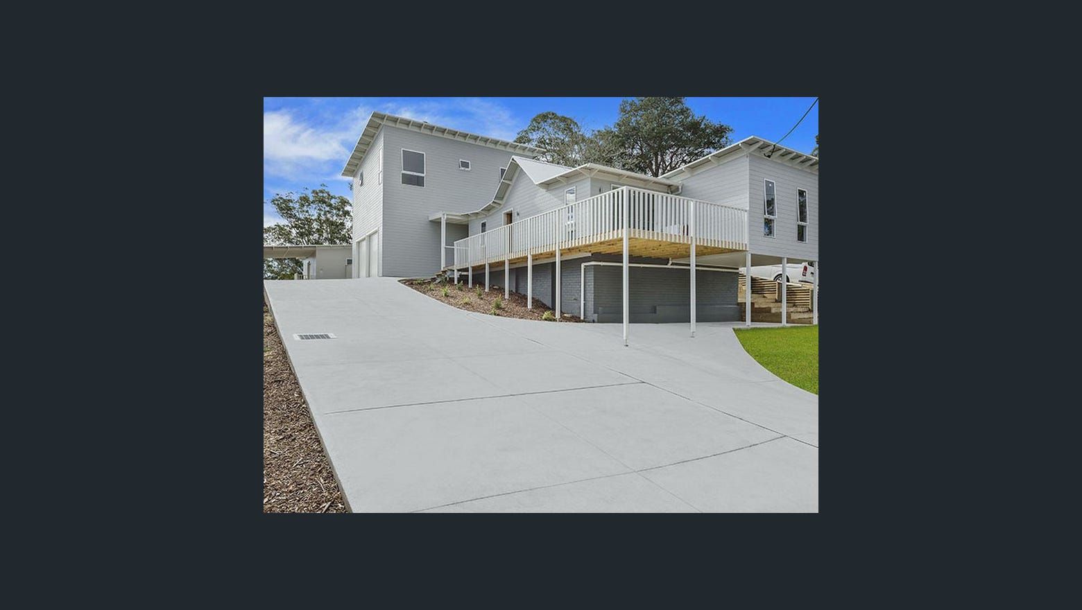 3 bedrooms Duplex in 70 Wyoming Road WYOMING NSW, 2250