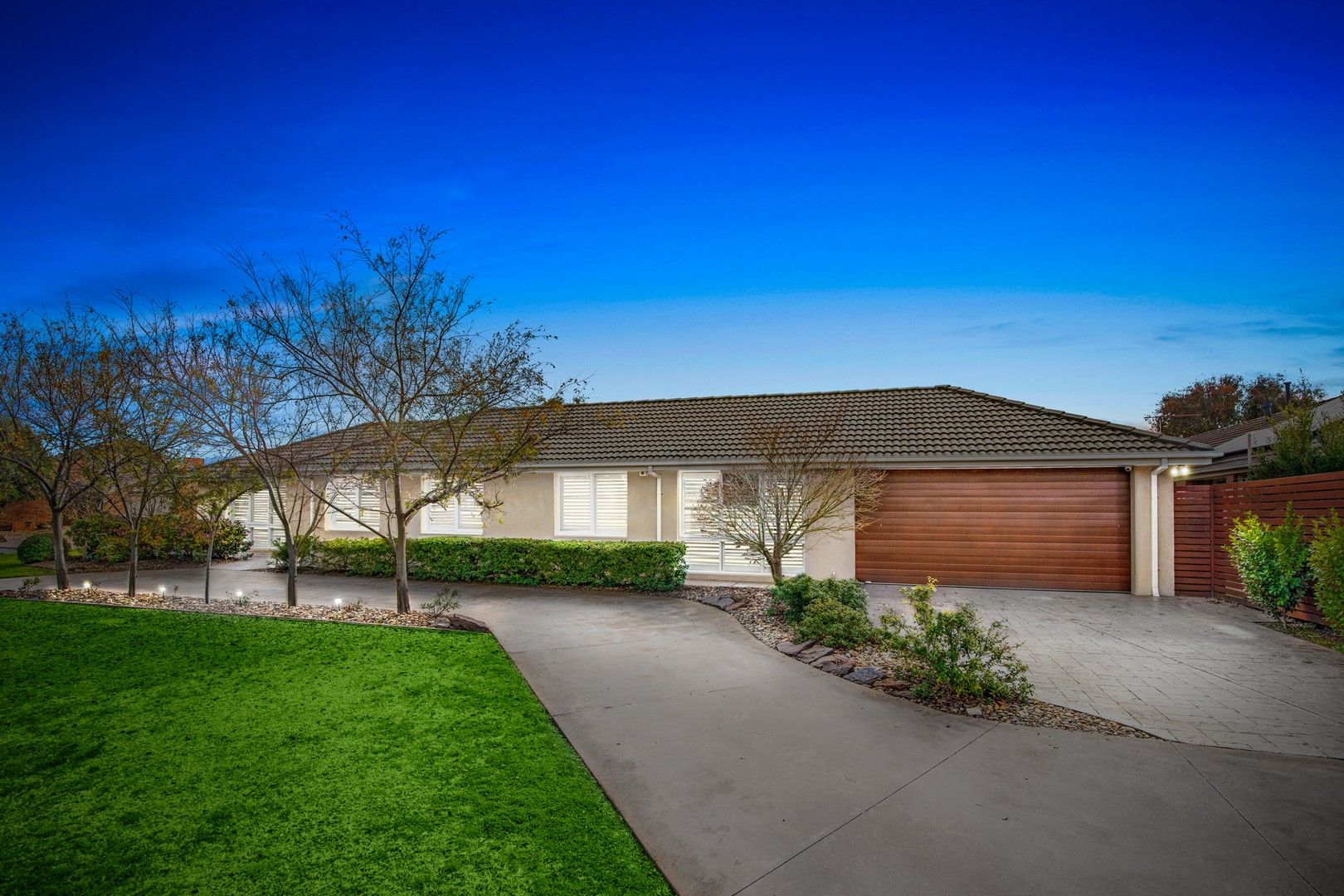 5 bedrooms House in 6 Aurora Court WERRIBEE VIC, 3030