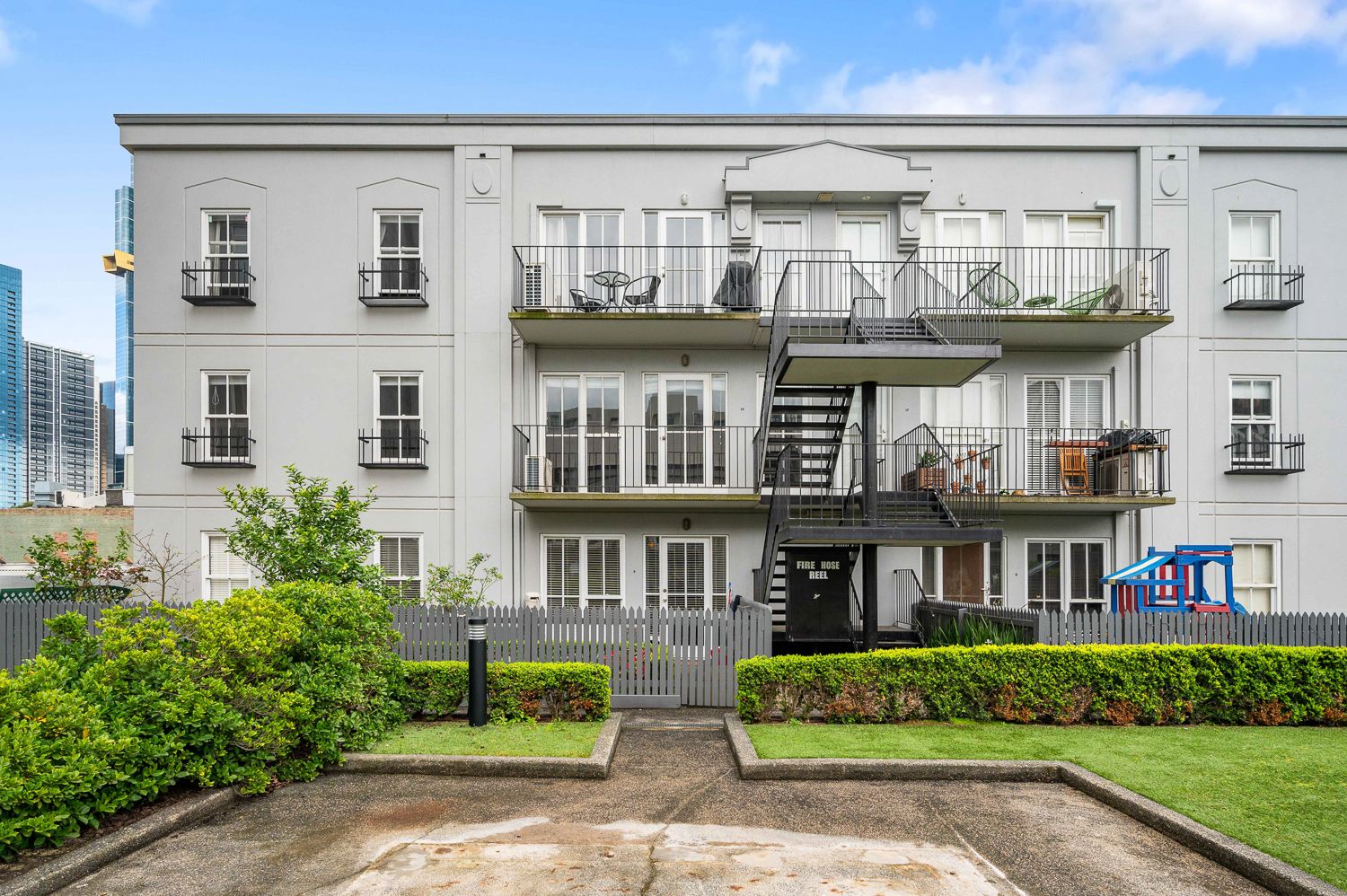 2 bedrooms Apartment / Unit / Flat in 18/30 Miles Street SOUTHBANK VIC, 3006