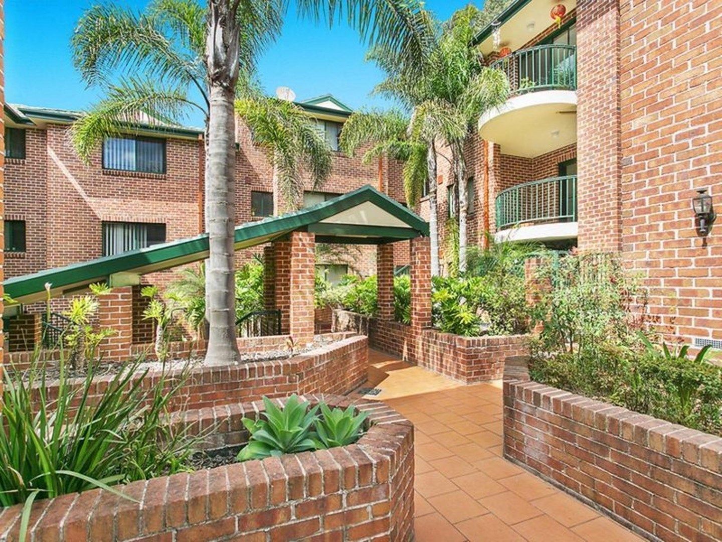 2 bedrooms Apartment / Unit / Flat in 17/28-32 Bridge Road HORNSBY NSW, 2077